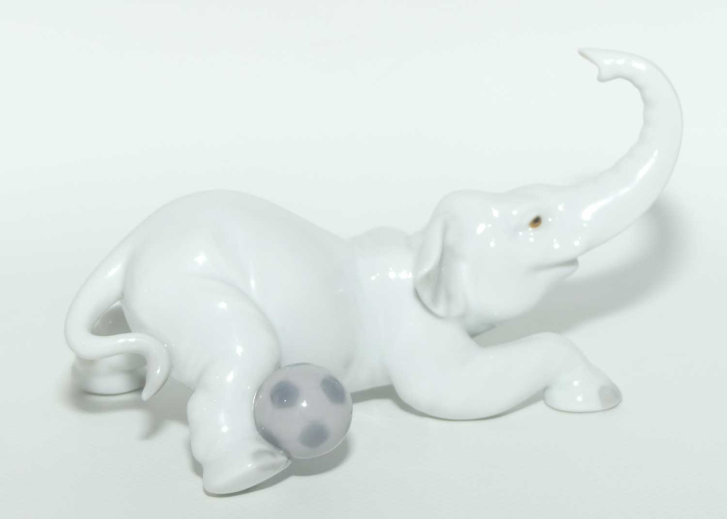 Lladro figure Elephant Goal | #8392
