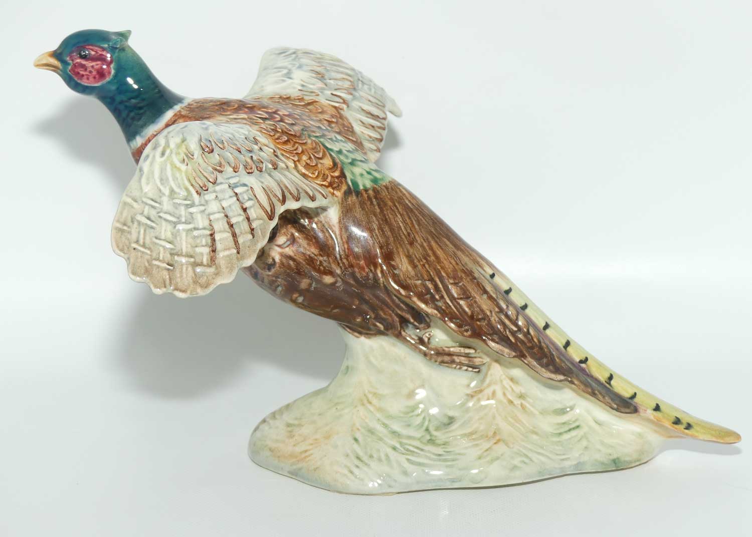 #0850 Beswick Pheasant on Base | Settling
