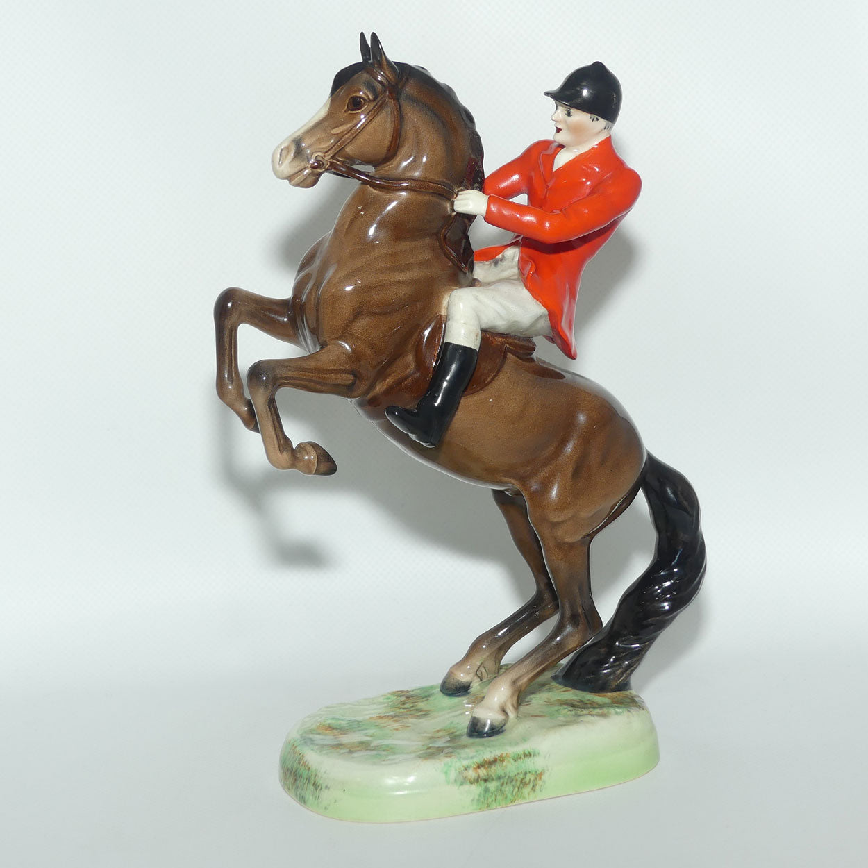 #0868 Beswick Huntsman | early Scarlett cut away coat