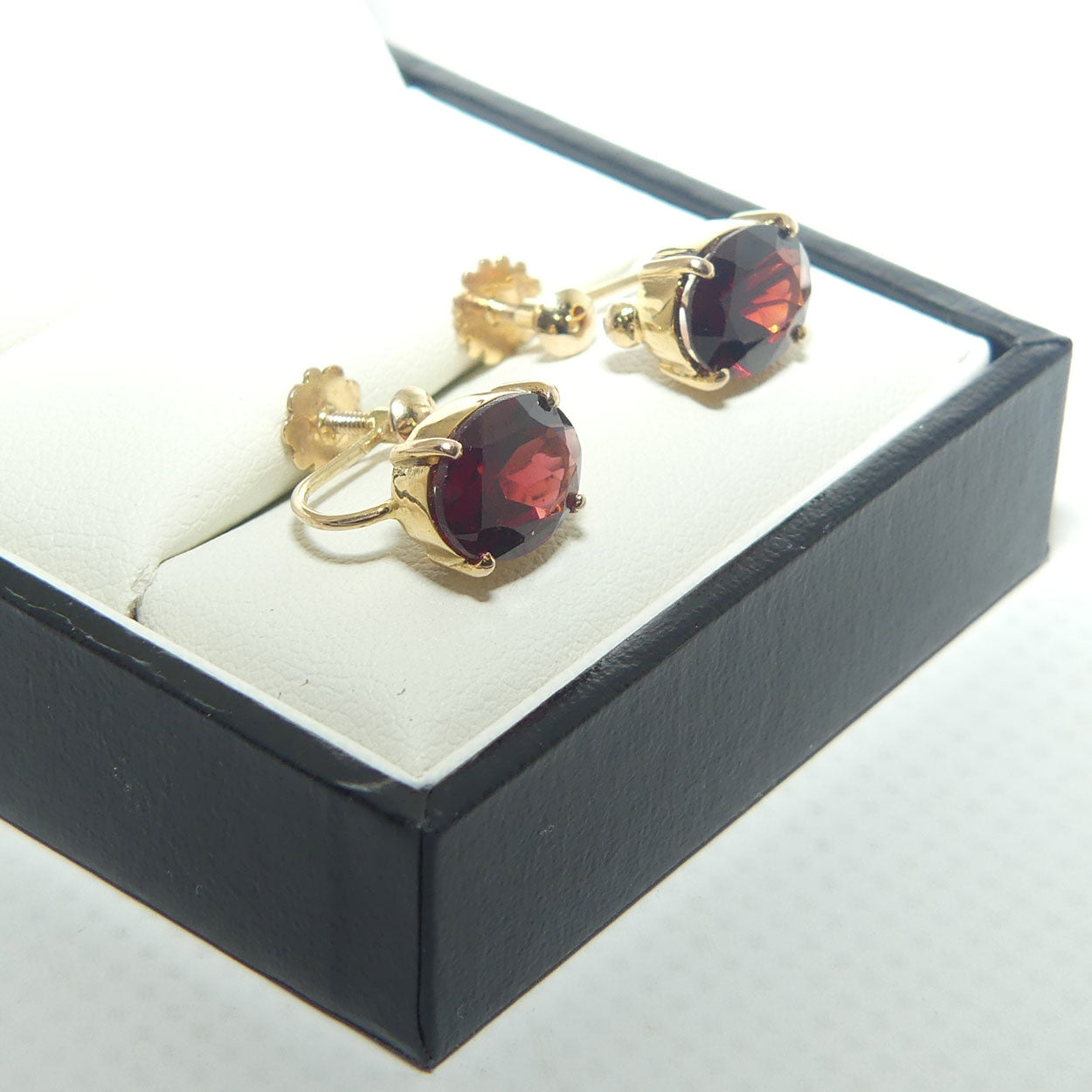 9ct Yellow Gold Almandine Garnet earrings | screw on | Valued $3400