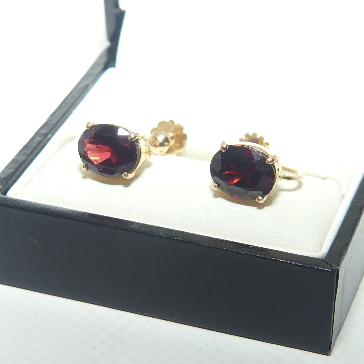 9ct Yellow Gold Almandine Garnet earrings | screw on | Valued $3400