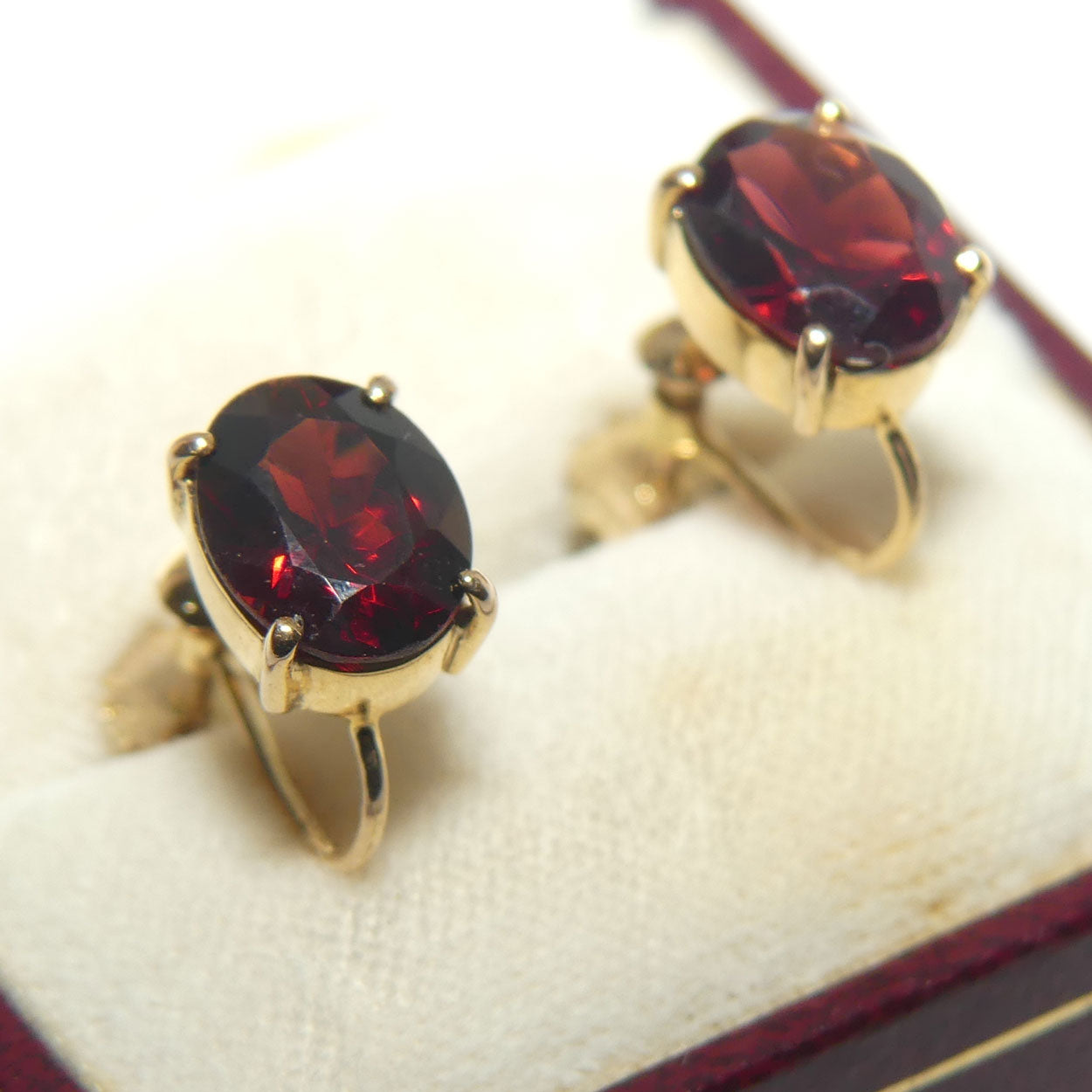 9ct Yellow Gold Almandine Garnet earrings | screw on | Valued $3400