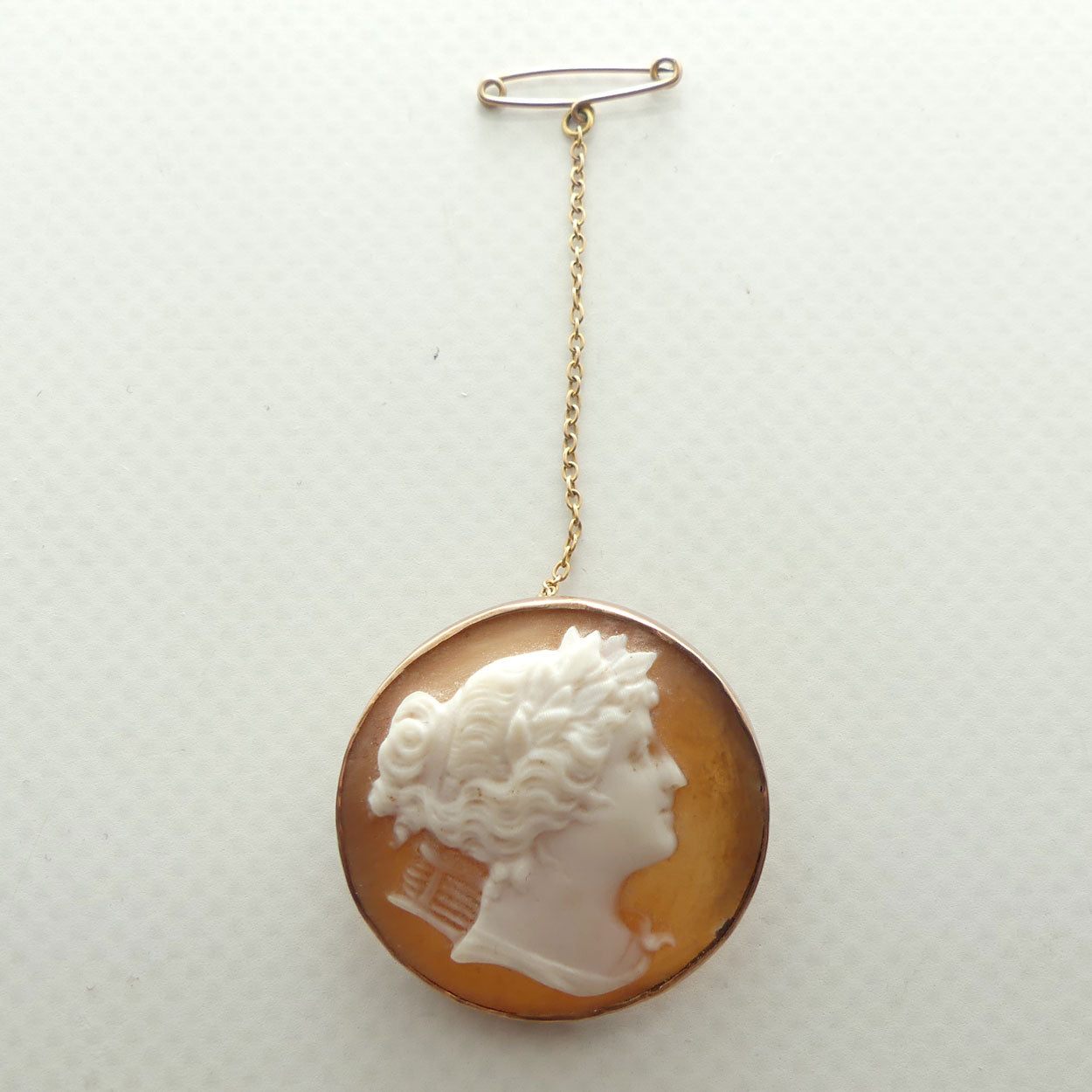 Antique 9ct Rose Gold surround small Cameo Brooch