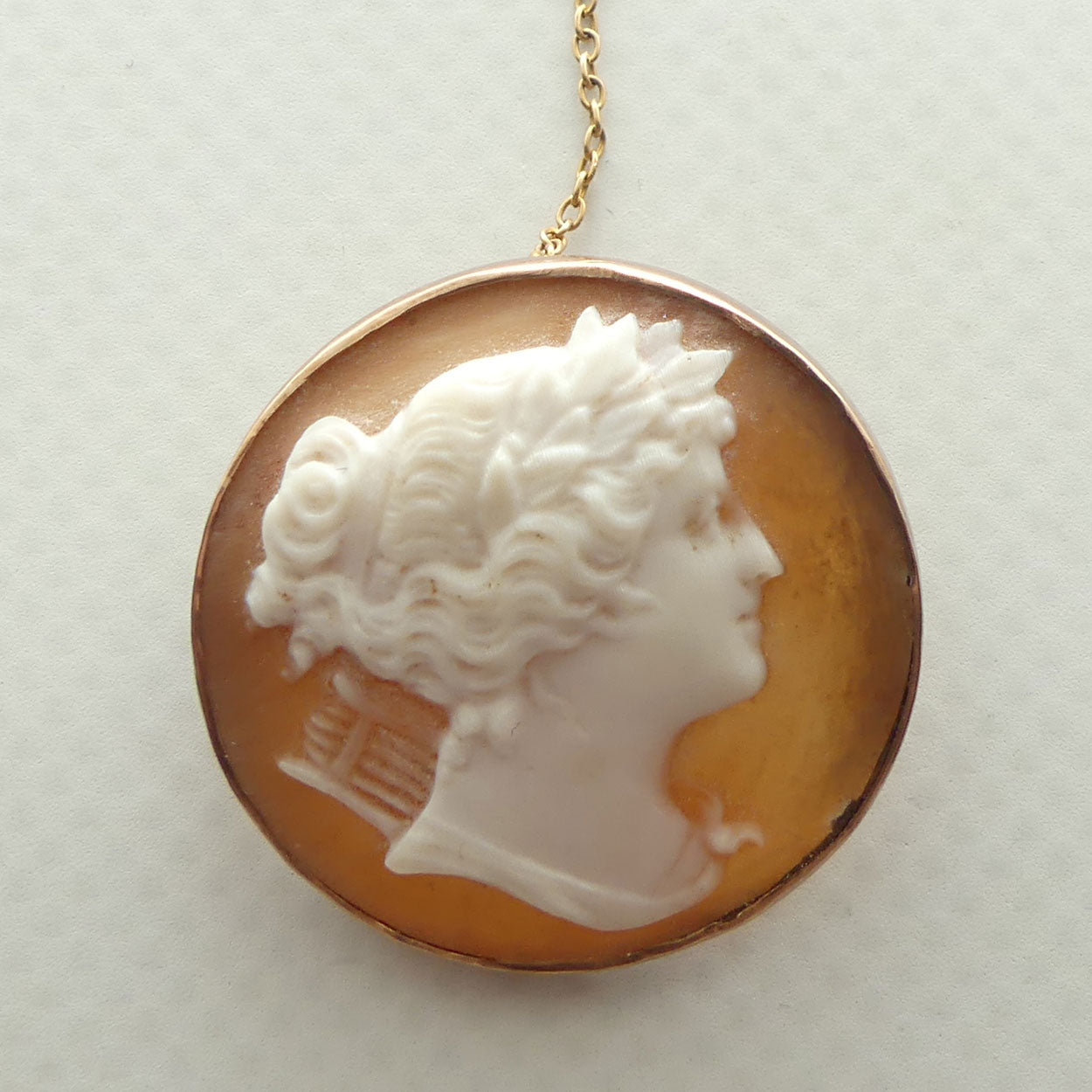 Antique 9ct Rose Gold surround small Cameo Brooch