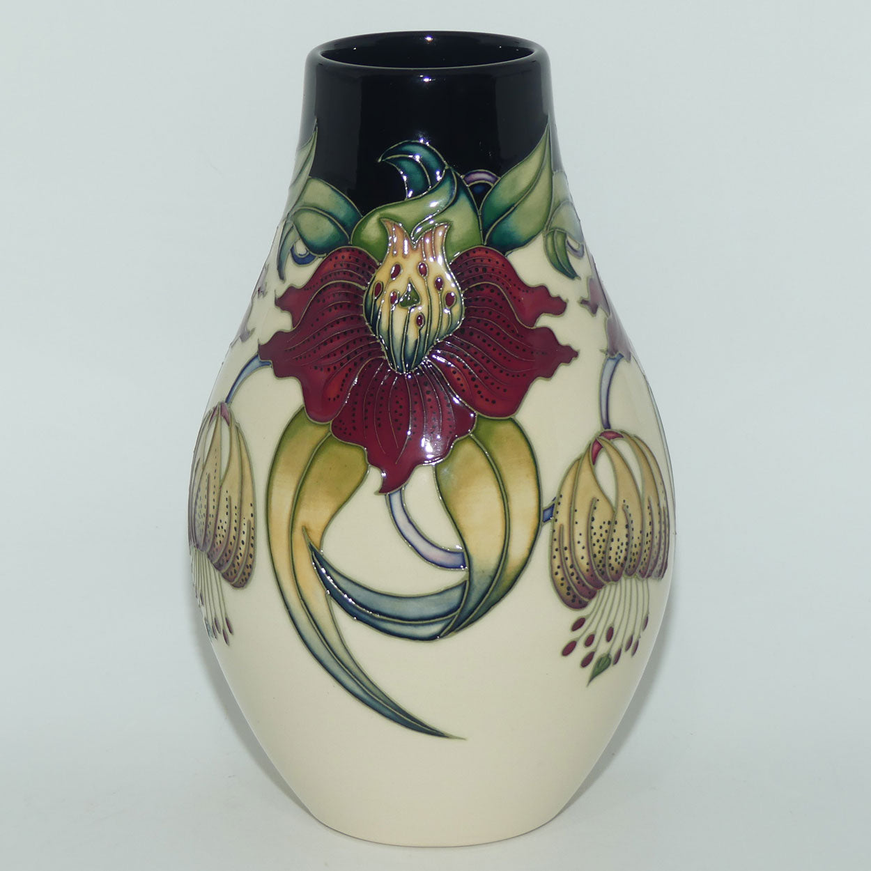 Moorcroft Anna Lily 117/9 vase