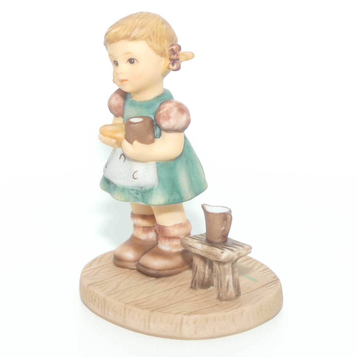 BH095/P Berta Hummel figure by Goebel | Snack for Santa