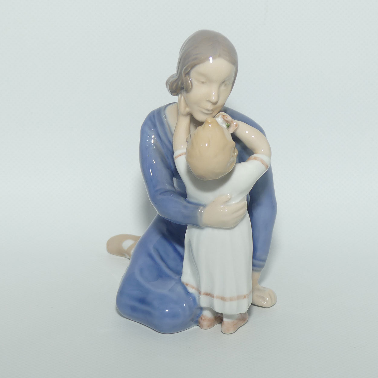 Bing and Grondahl figure 2255 | Mother and Child