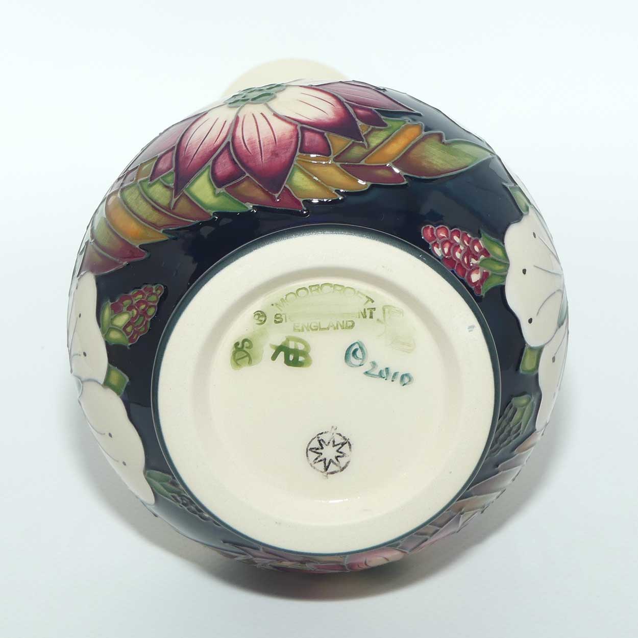 Moorcroft Bramble Revisited 80/9 vase