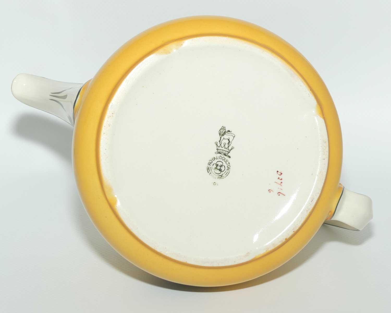 Royal Doulton Coaching Days Joan shape tea pot | Medium D2716