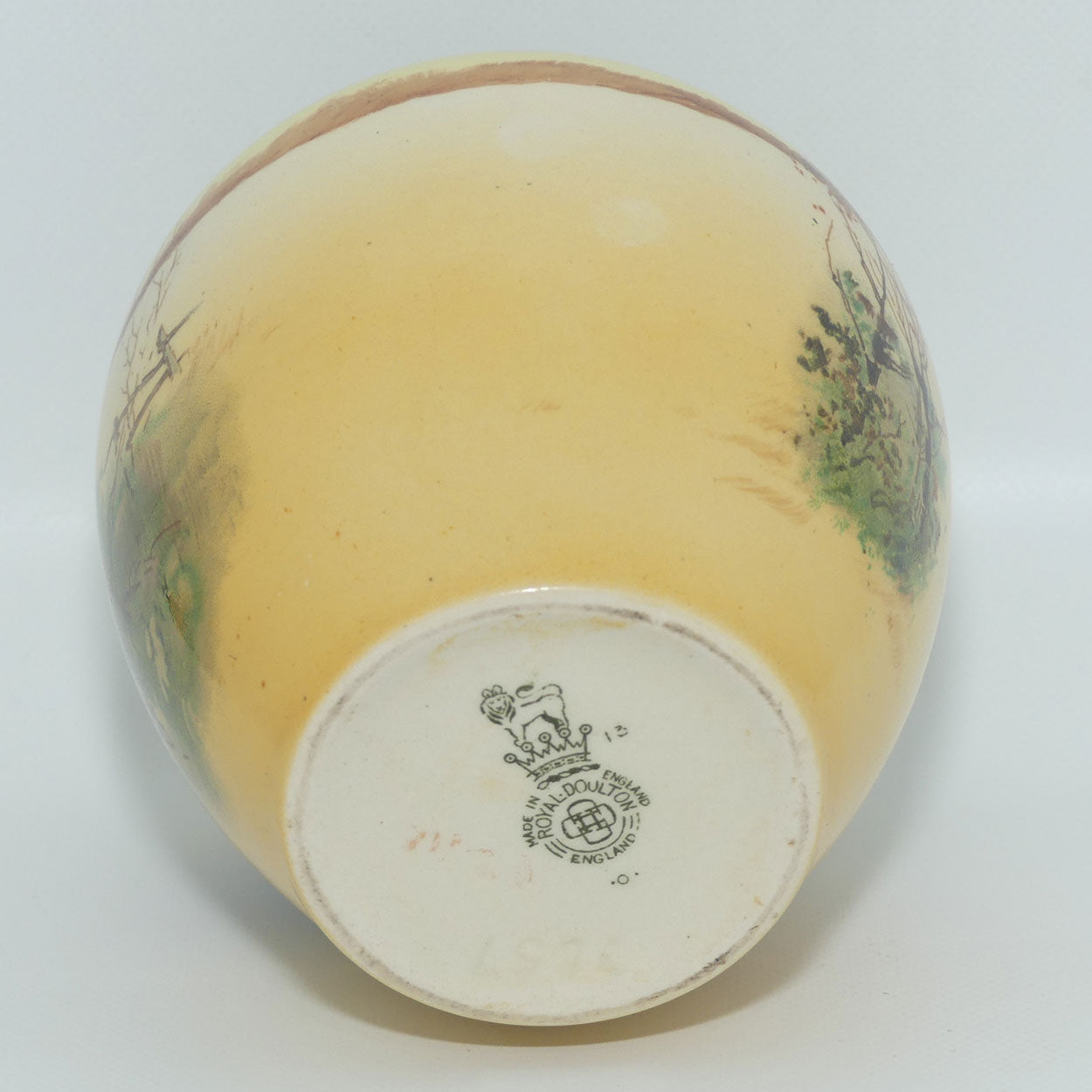 Royal Doulton Coaching Days small ovoid vase | Shape 7657 | D2716