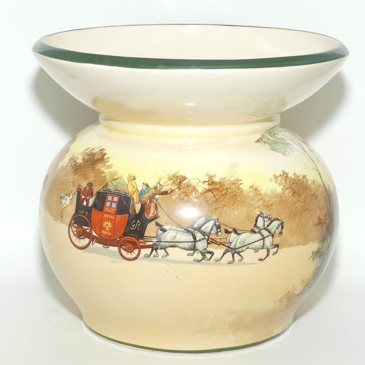 Royal Doulton Coaching Days cuspidor D2716