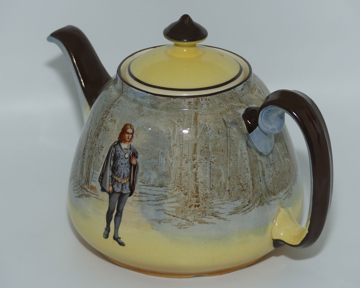 Royal Doulton Shakespearean Hamlet tea pot D3596