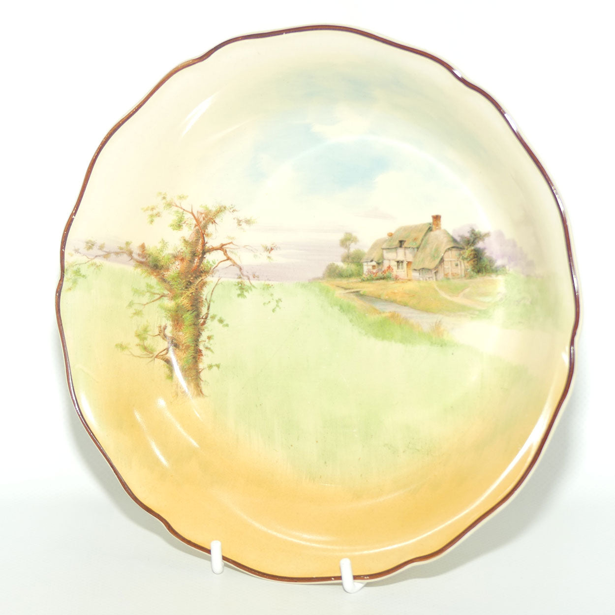 Royal Doulton English Cottages A round bowl | 19.5cm diameter | D4987