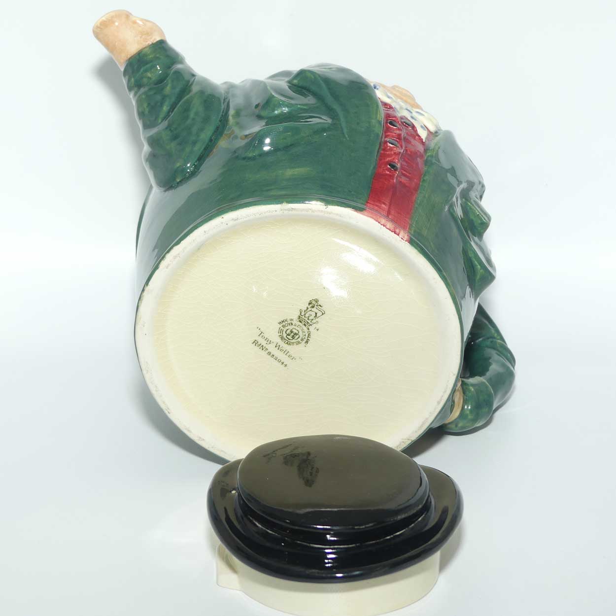 D6016 Royal Doulton Tony Weller character tea pot | character jug derivative