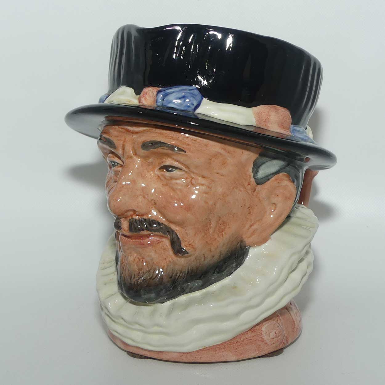 D6206 Royal Doulton large character jug Beefeater | ER handle | Pink | 1970s stamp