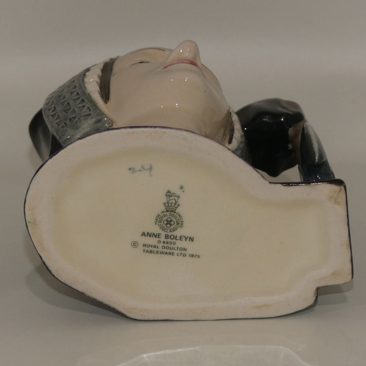 d6650-royal-doulton-small-character-jug-anne-boleyn