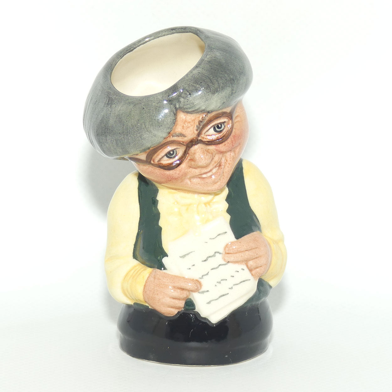 D6722 Royal Doulton Doultonville Miss Studious