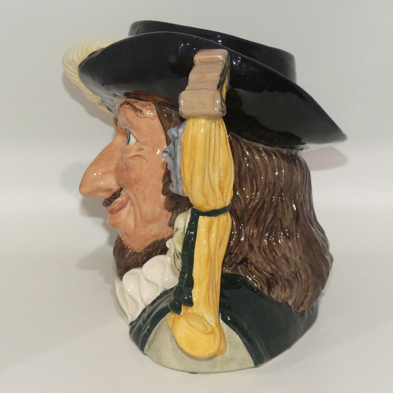 d6774-royal-doulton-large-character-jug-scaramouche
