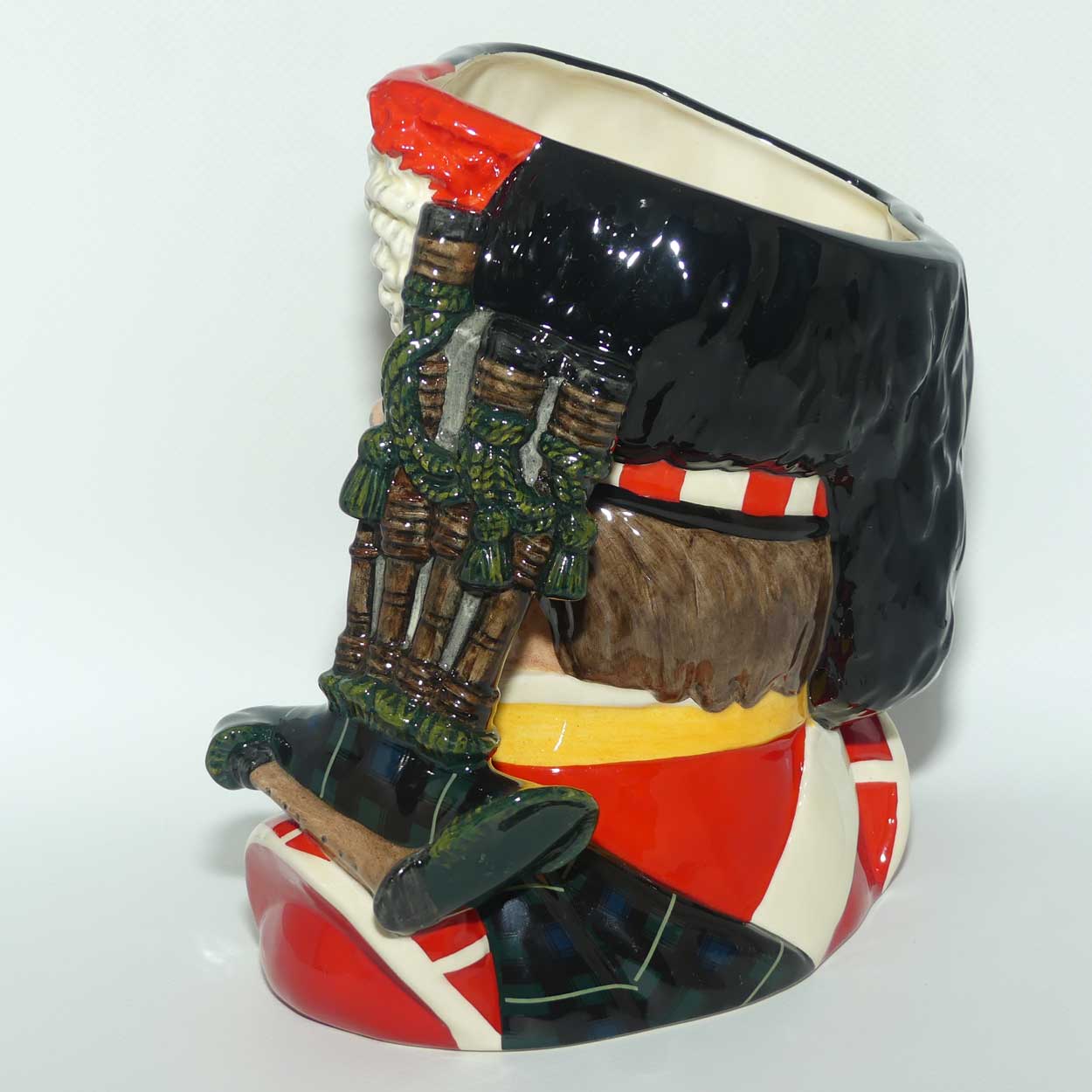 D6918 Royal Doulton large character jug The Piper | LE 235/2500 + Certificate