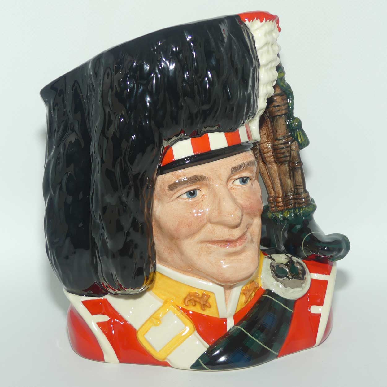 D6918 Royal Doulton large character jug The Piper | LE 235/2500 + Certificate