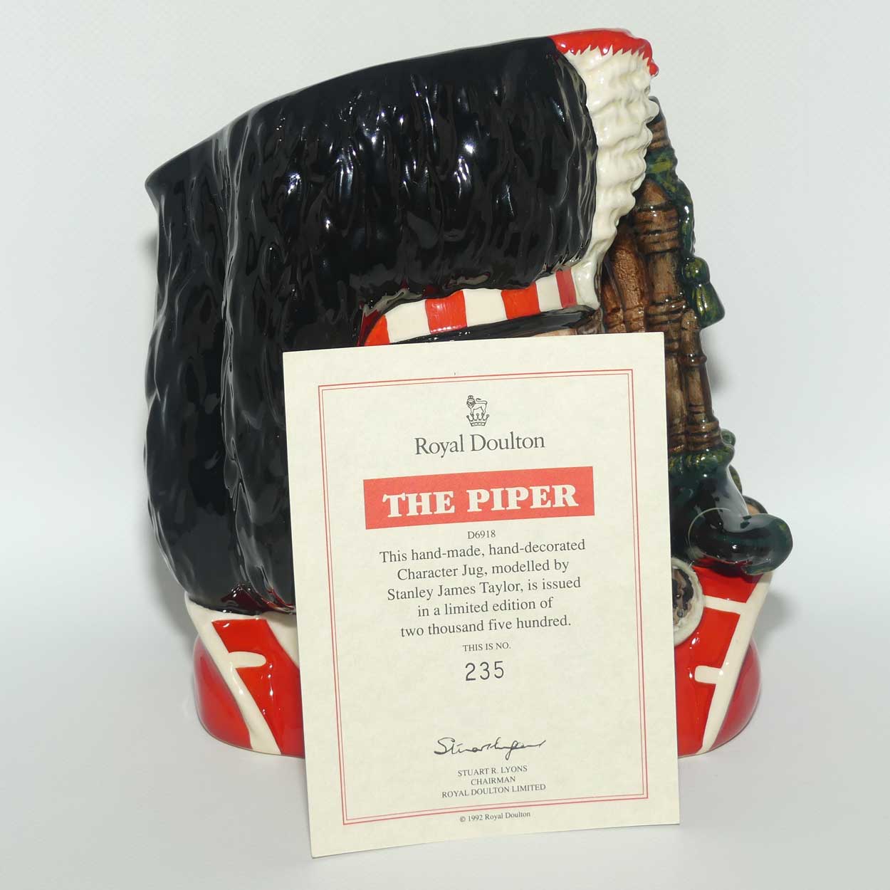 D6918 Royal Doulton large character jug The Piper | LE 235/2500 + Certificate