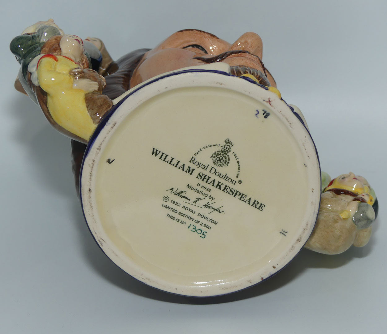 D6933 Royal Doulton large character jug William Shakespeare | no Cert
