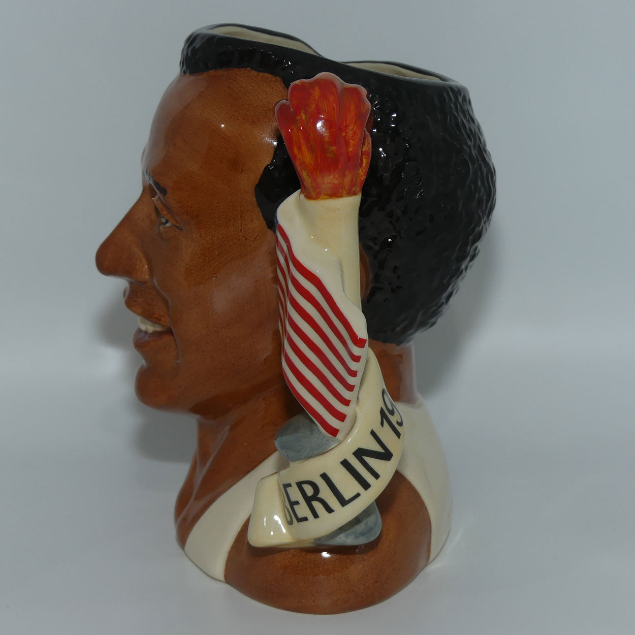 D7019 Royal Doulton large character jug Jesse Owens | 1996 CJY | + Cert
