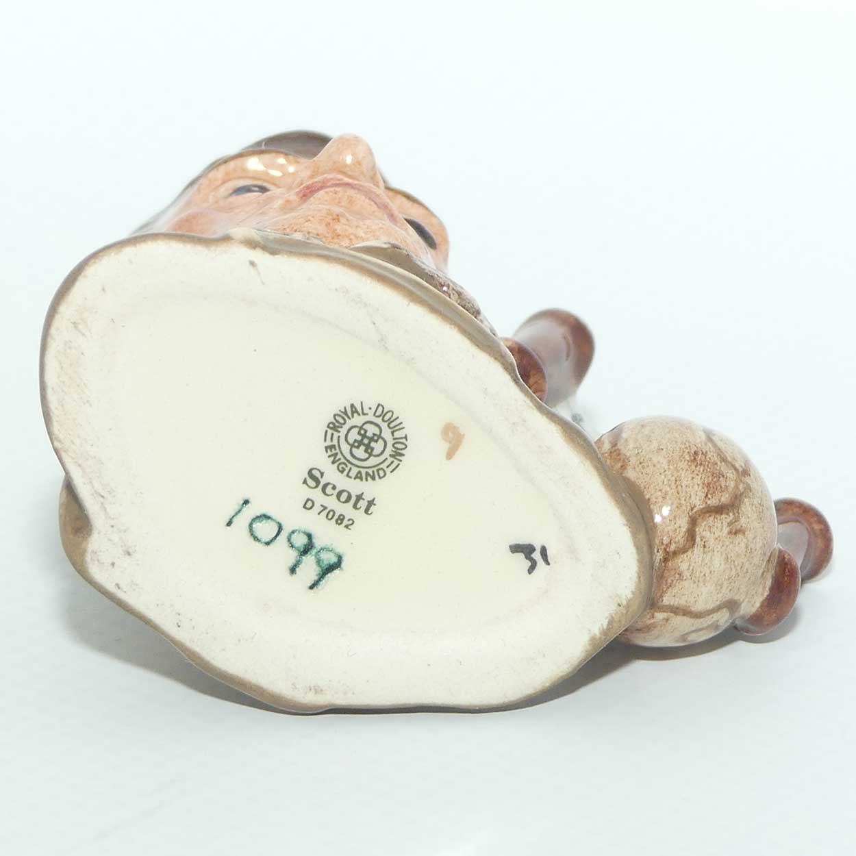 D7082 Royal Doulton tiny character jug Scott | Explorers | LE1099