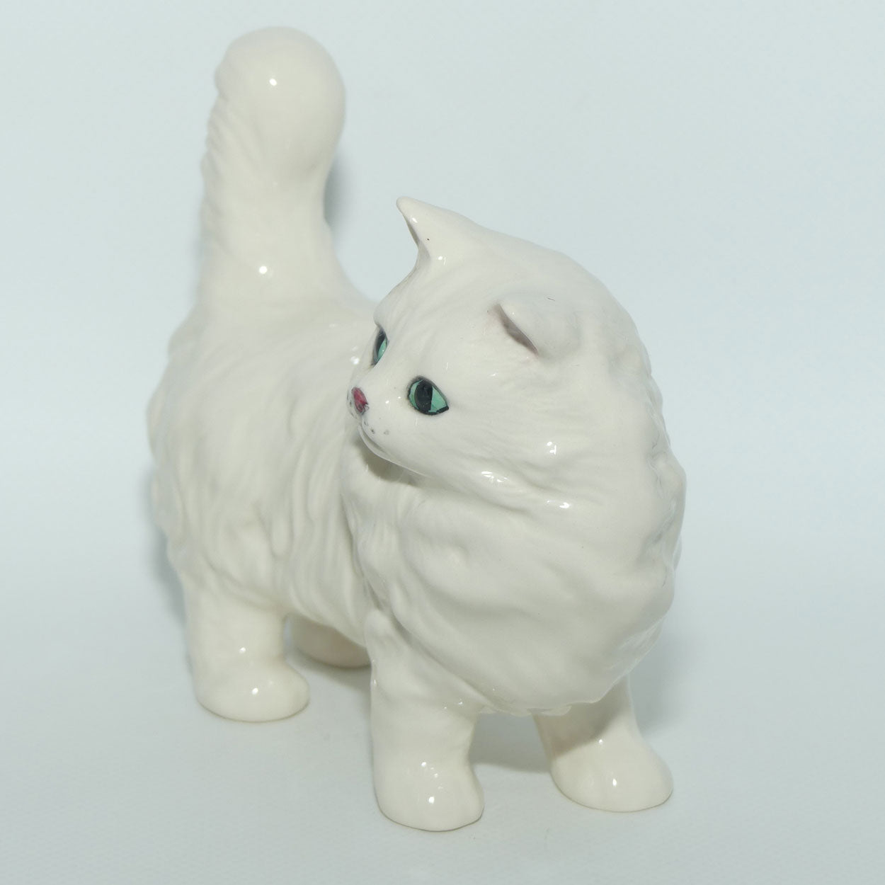DA132 Royal Doulton Persian Cat | Standing | White