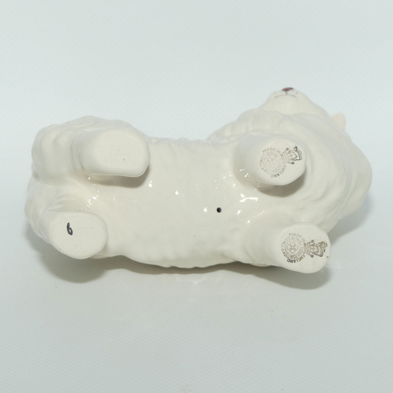 DA132 Royal Doulton Persian Cat | Standing | White