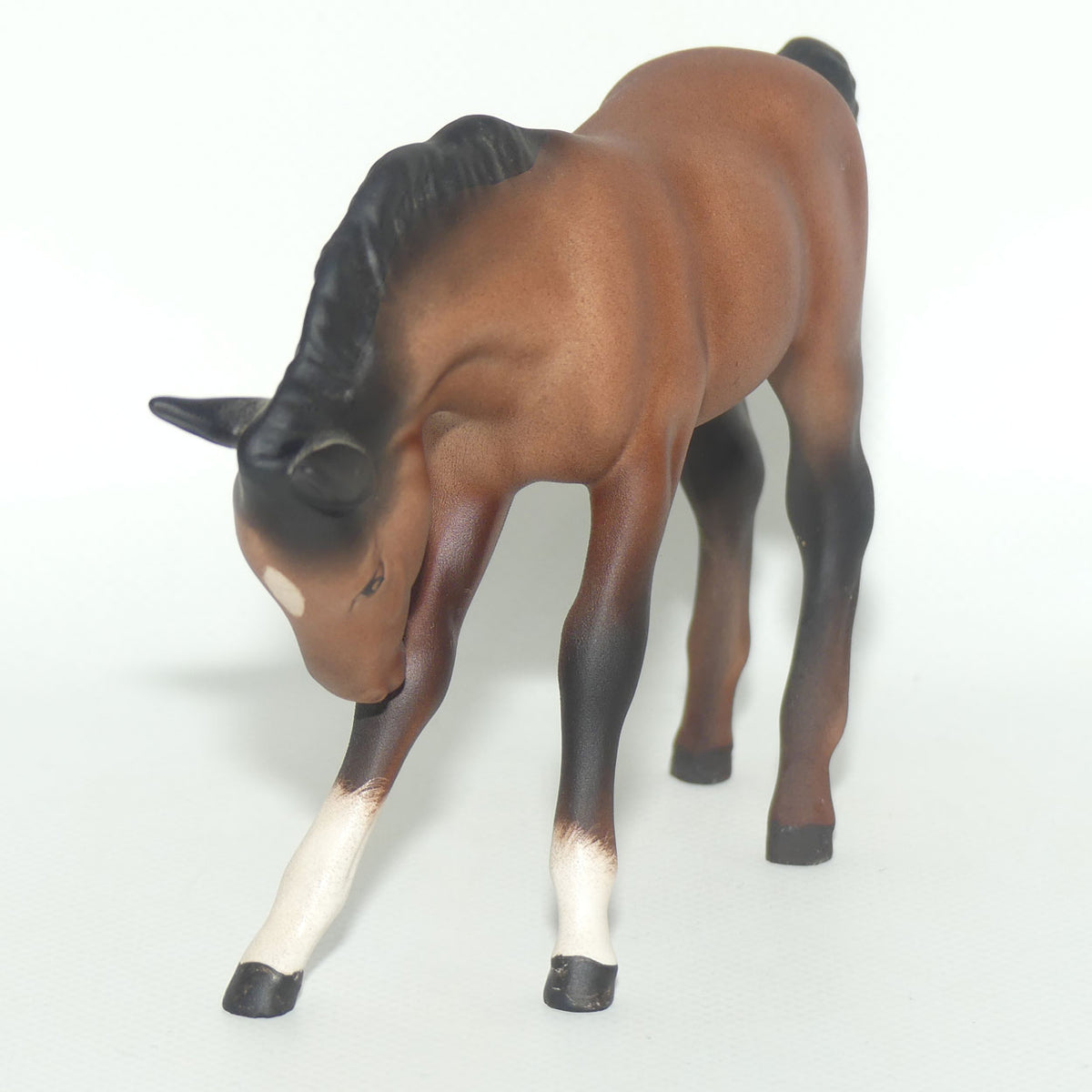 DA077 Royal Doulton Foal | Large, Head Down | Brown | Matt