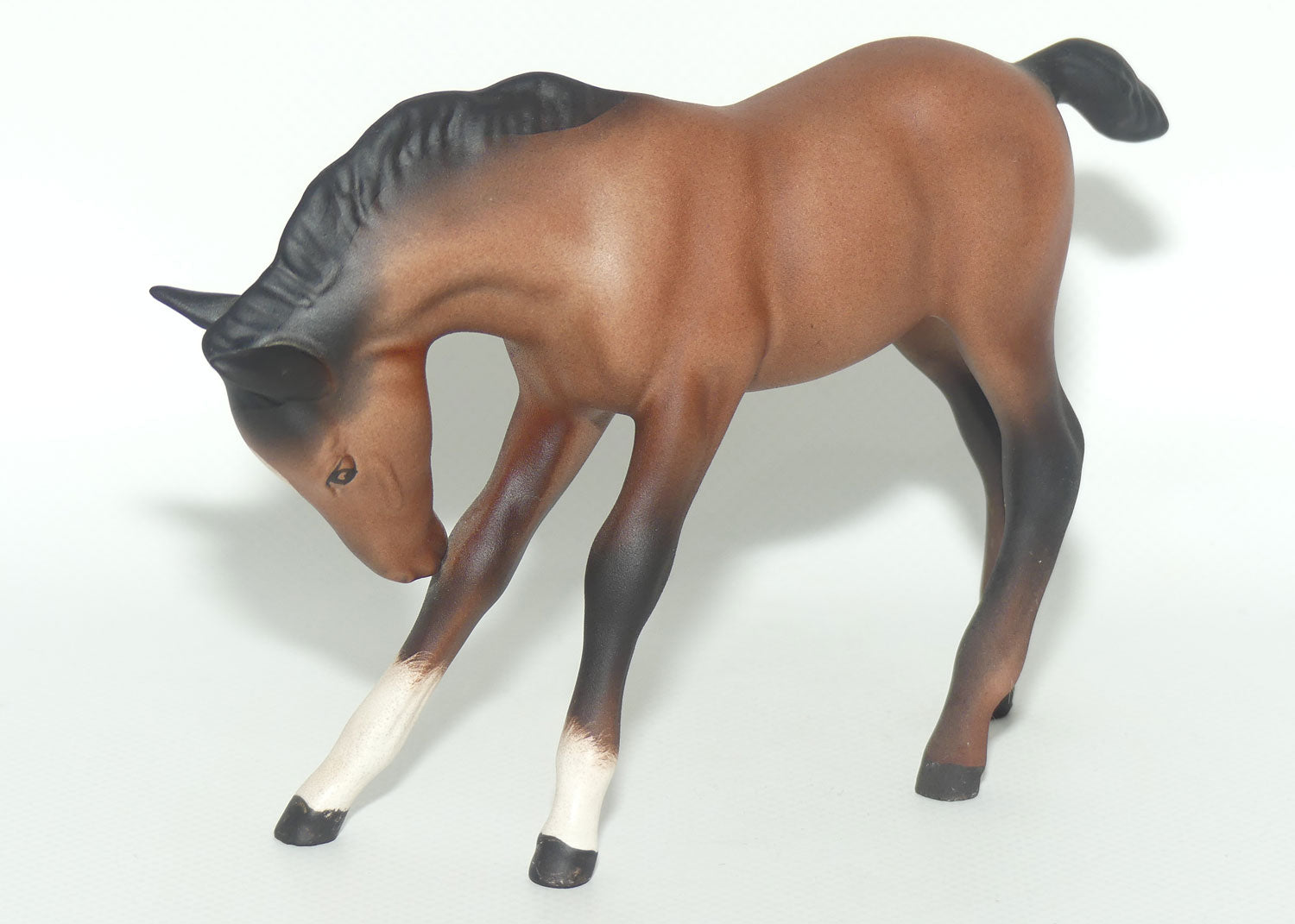 DA077 Royal Doulton Foal | Large, Head Down | Brown | Matt