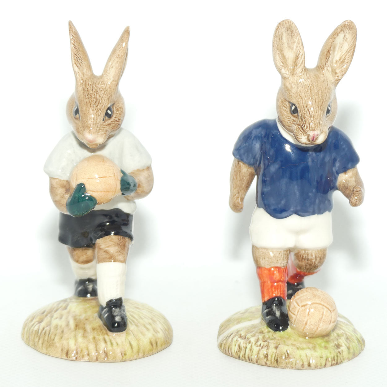 DB122-123 Royal Doulton Bunnykins Goalkeeper & Soccer Player set | White/Blue