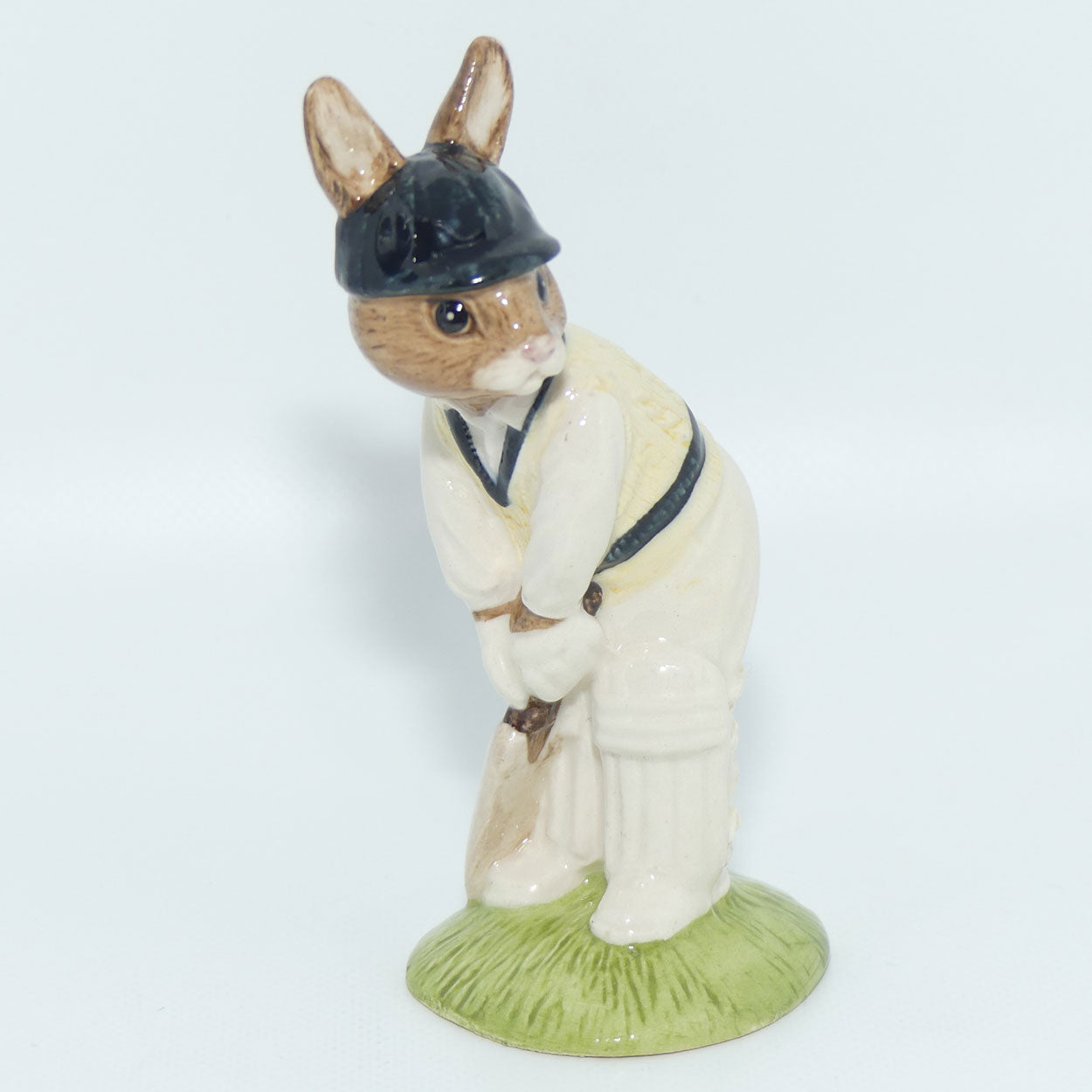 DB144 Royal Doulton Bunnykins Batsman