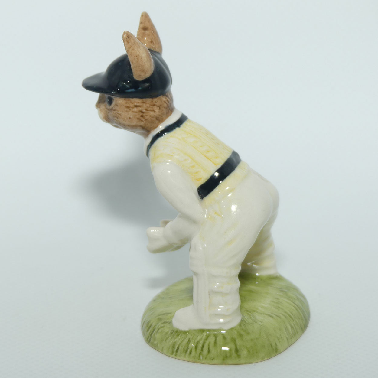DB150 Royal Doulton Bunnykins Wicketkeeper | figure only
