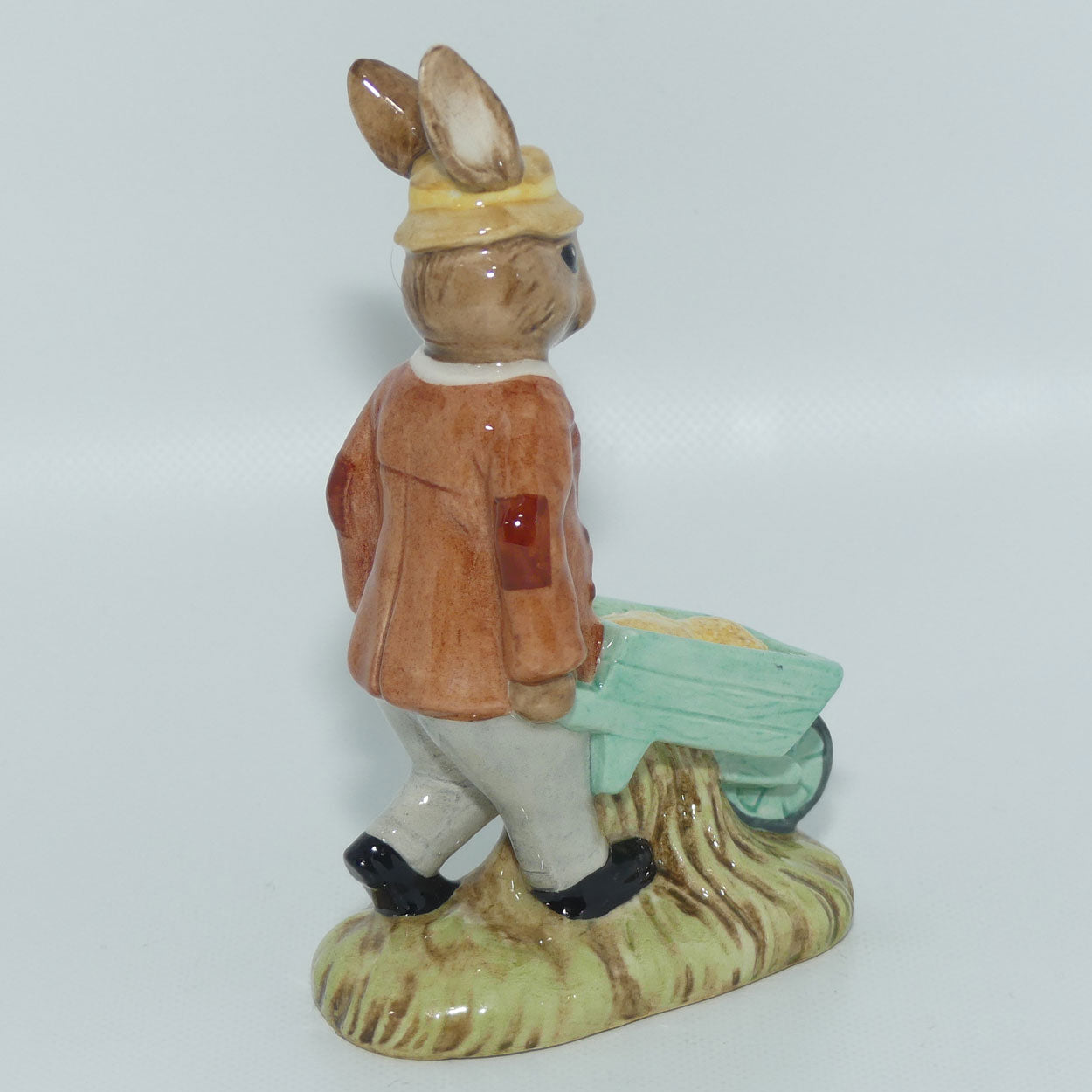DB156 Royal Doulton Bunnykins Gardener | figure only