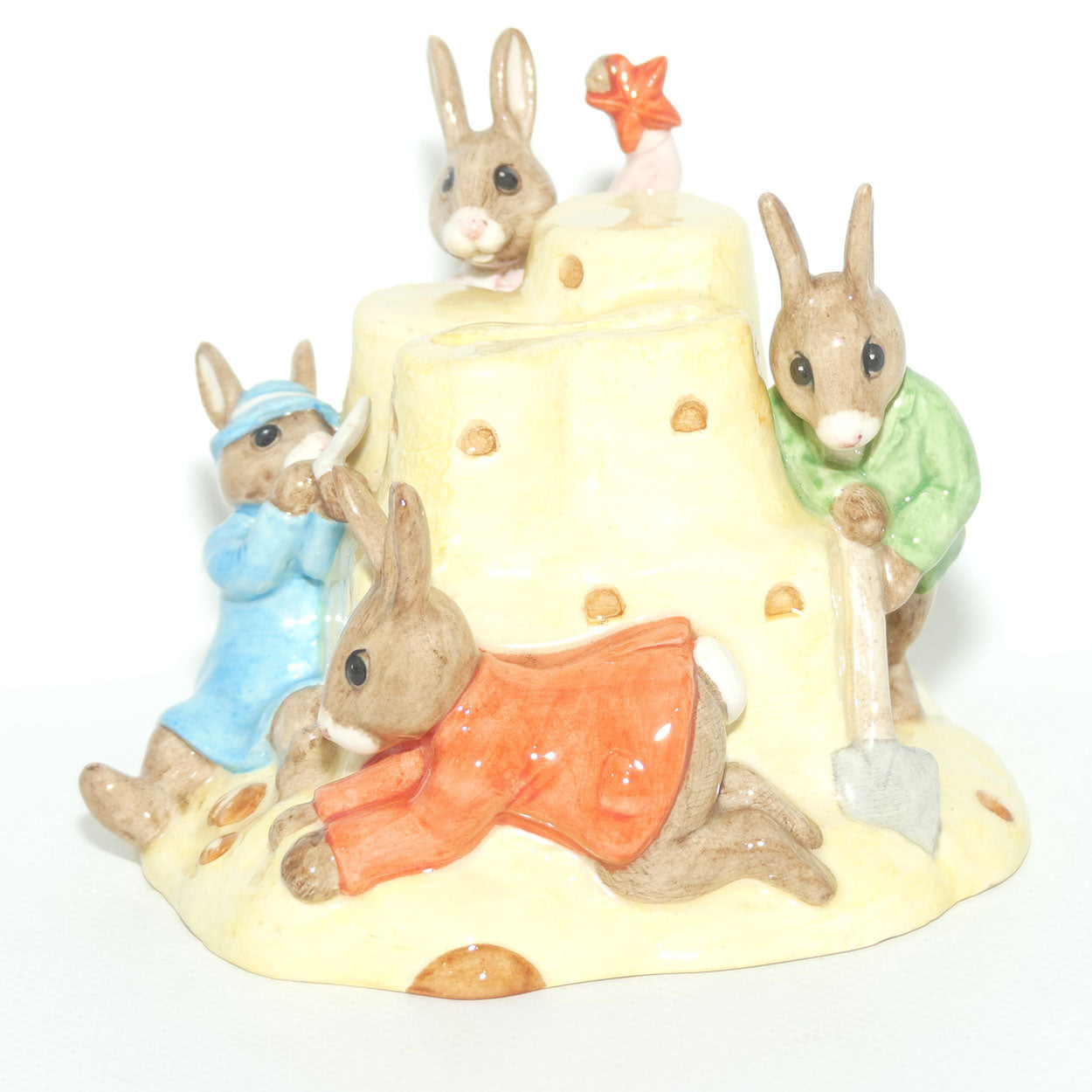 DB228 Royal Doulton Bunnykins Sandcastle Money Box