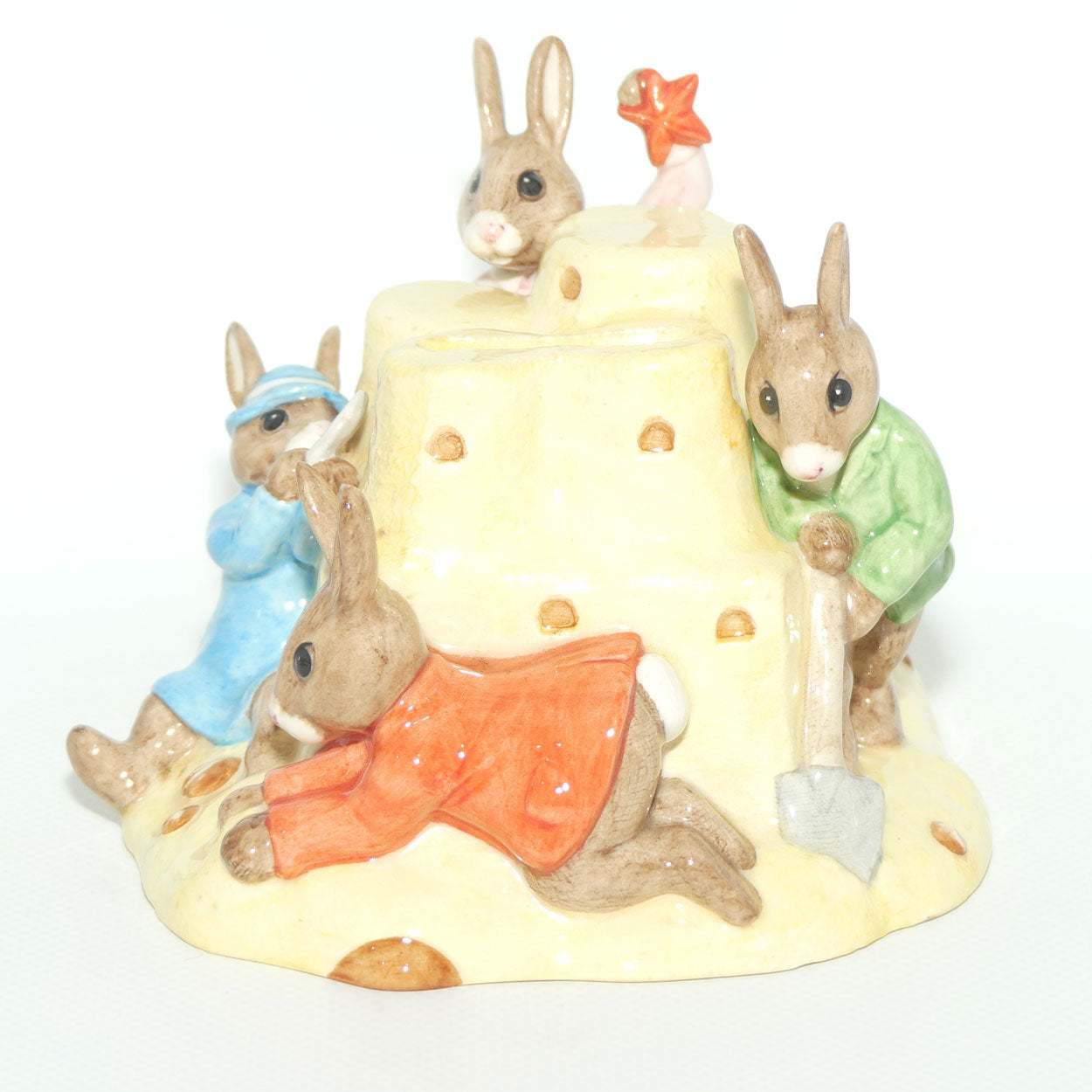 DB228 Royal Doulton Bunnykins Sandcastle Money Box