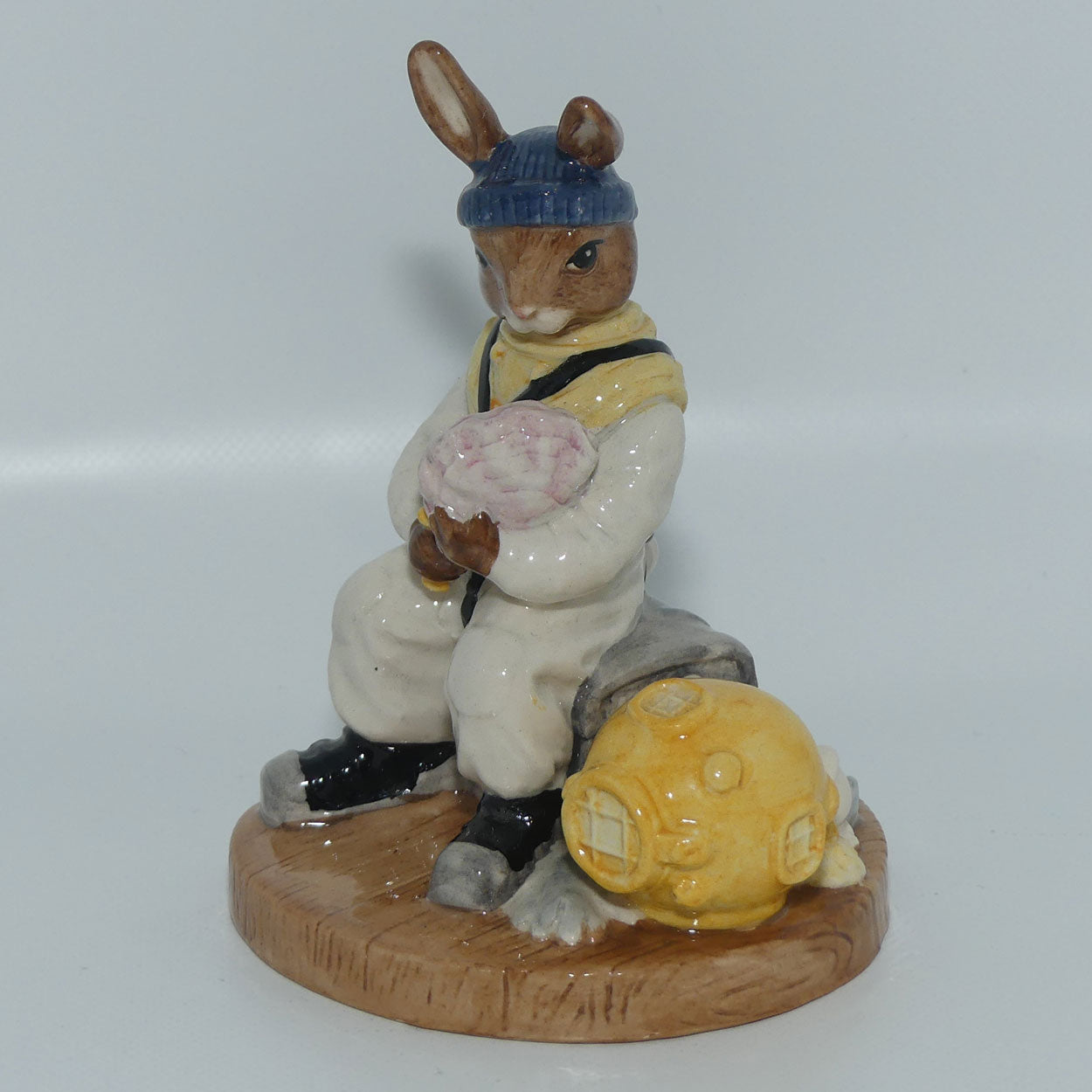 DB273 Royal Doulton Bunnykins Deep Sea Diver