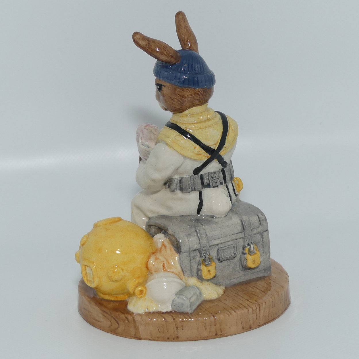 DB273 Royal Doulton Bunnykins Deep Sea Diver