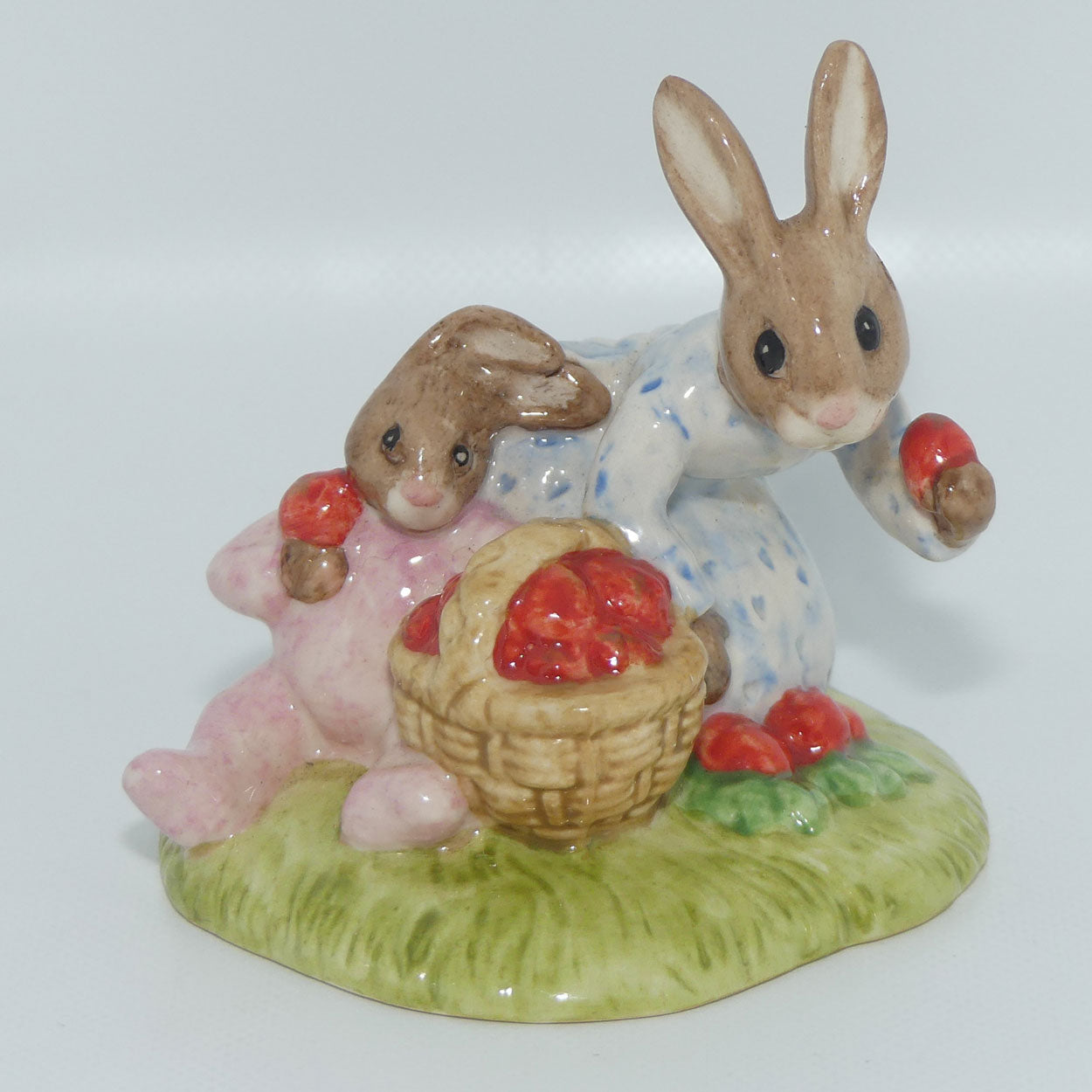 DB277 Royal Doulton Bunnykins Strawberries | LE2593/3000