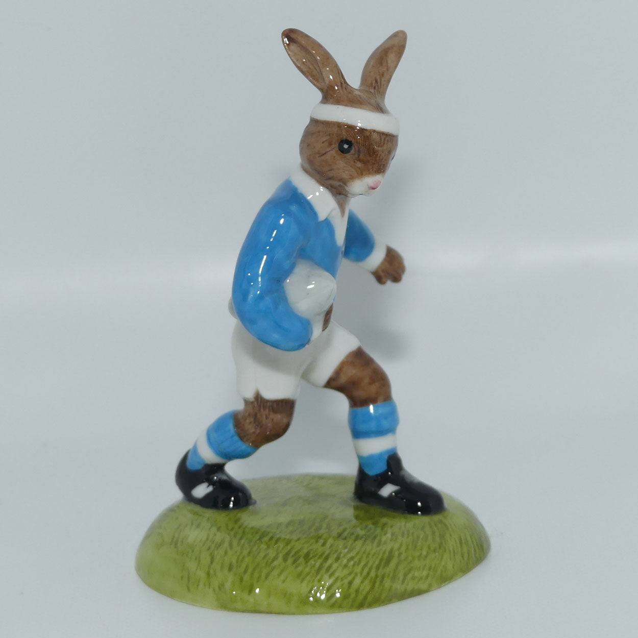 DB318 Royal Doulton Bunnykins Rugby Player | LE 374/1000 | box + Cert