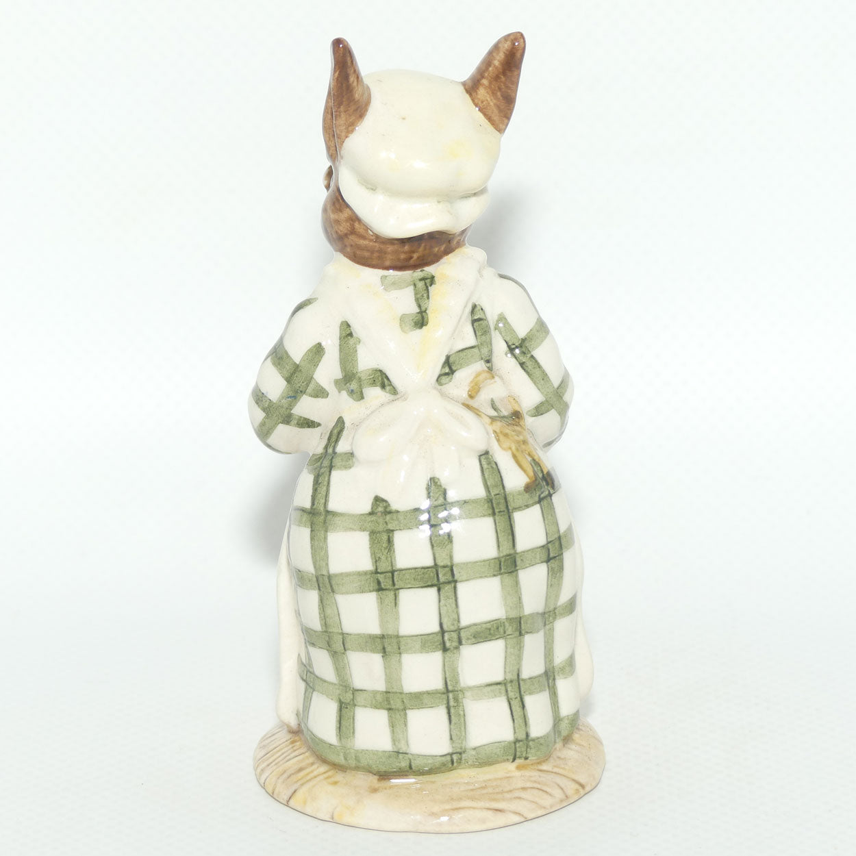 DB085 Royal Doulton Bunnykins Cook