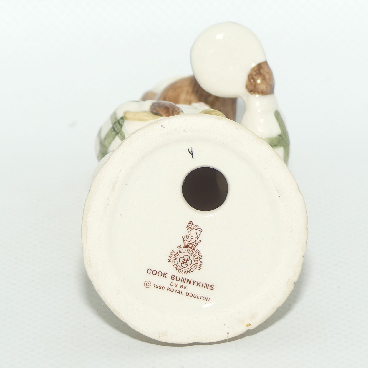 DB085 Royal Doulton Bunnykins Cook