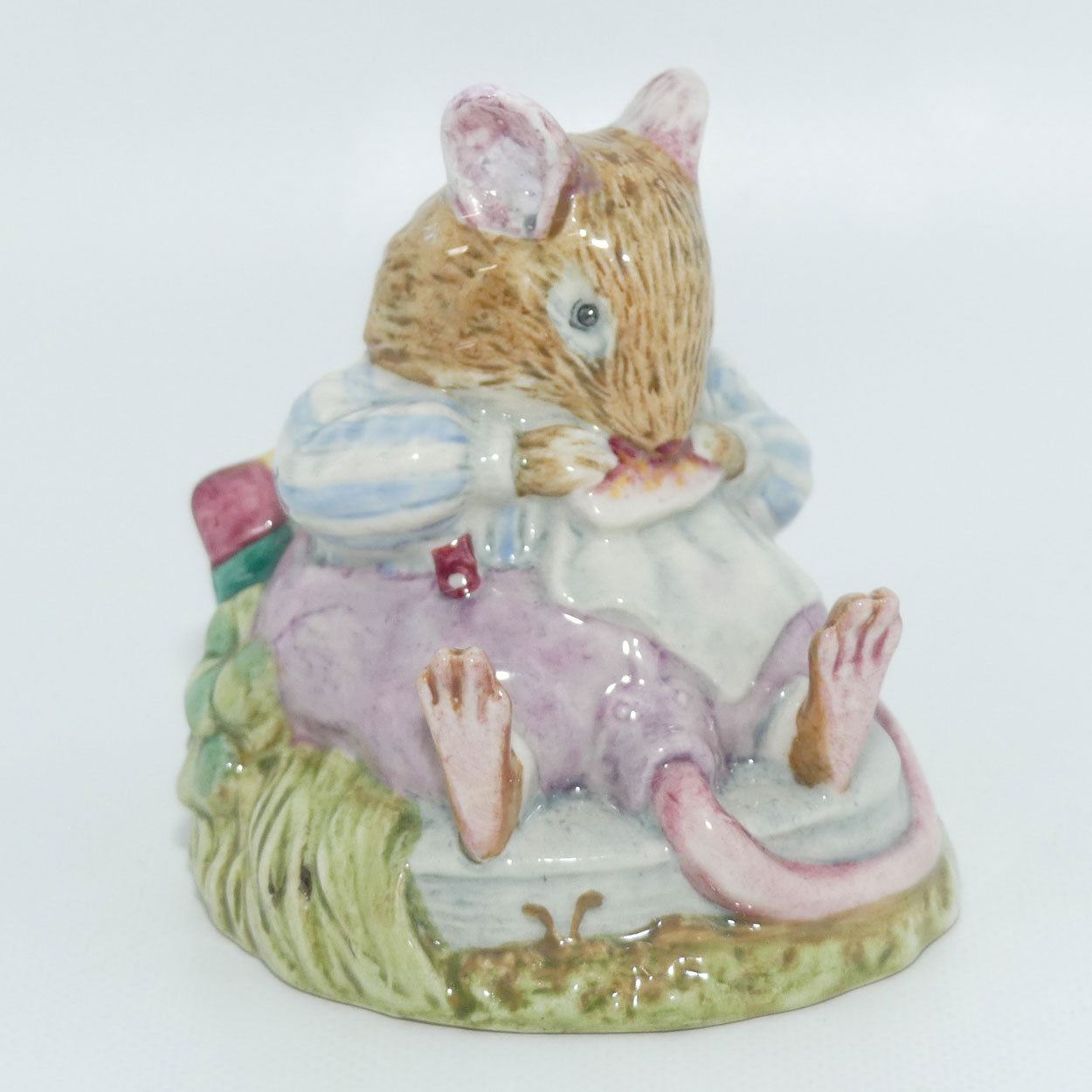 DBH10A Royal Doulton Brambly Hedge figure | Mr Toadflax | Tail at Front with Cushion