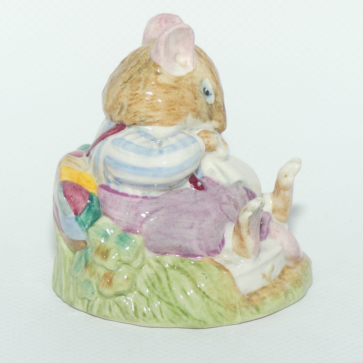 DBH10A Royal Doulton Brambly Hedge figure | Mr Toadflax | Tail at Front with Cushion