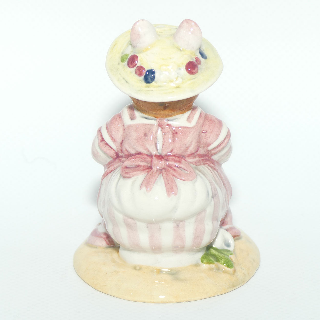 DBH25 Royal Doulton Brambly Hedge figure | Mrs Saltapple