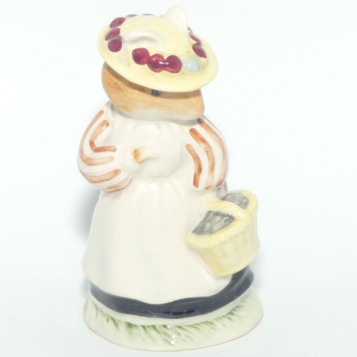   ロイヤルドルトン　LADY  WOODMOUSE DBH5 Royal Doulton Brambly Hedge figure | Lady Woodmouse | Grey Basket