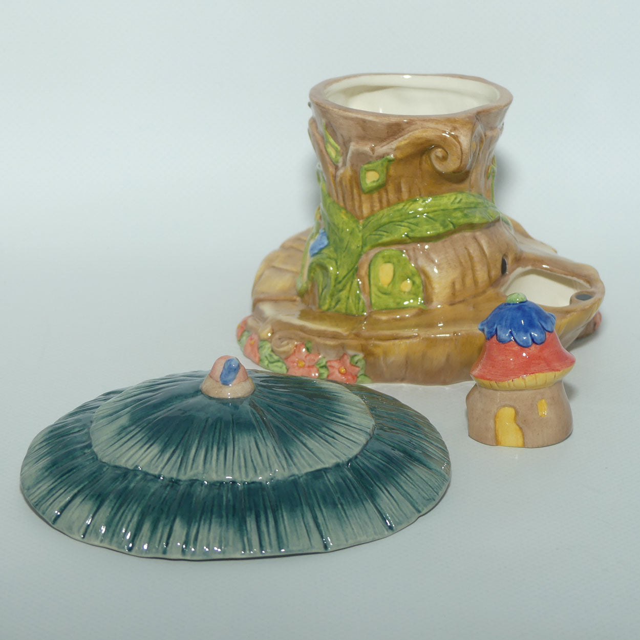 DF15 Royal Doulton Disney | Fairies series | Teakettle Cottage lidded box