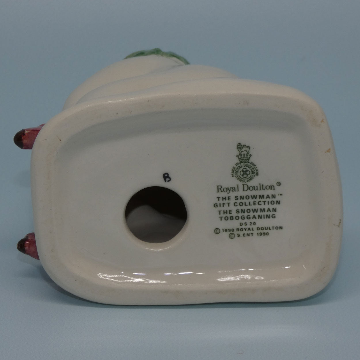 ds20-royal-doulton-snowman-figure-the-snowman-toboganning